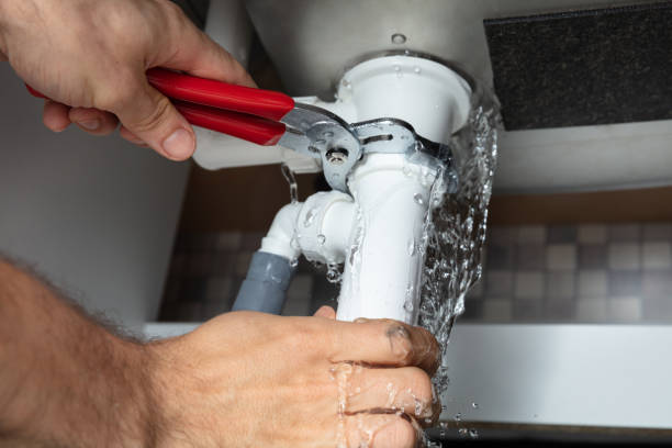 Best 24/7 water damage repair  in Sutherlin, OR